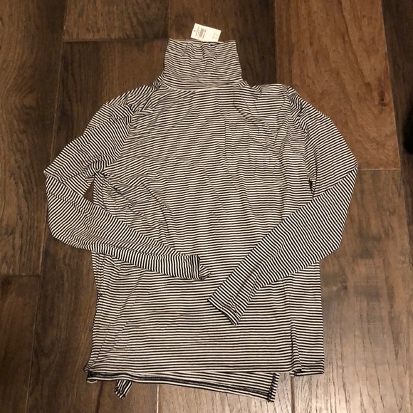 Abercrombie & Fitch turtleneck - Picture 1 of 2